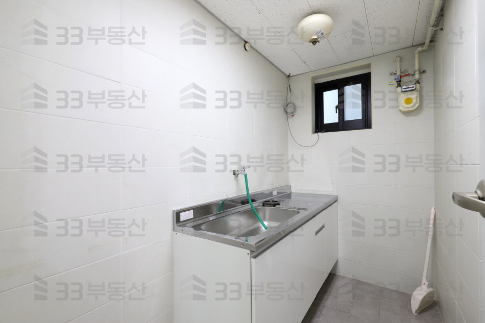 서울 강남구 삼성동 삼성중앙역 도보 5분이내 , 깔끔한 인테리어 사무실 ! 월세 매물번호 10020 사진 11