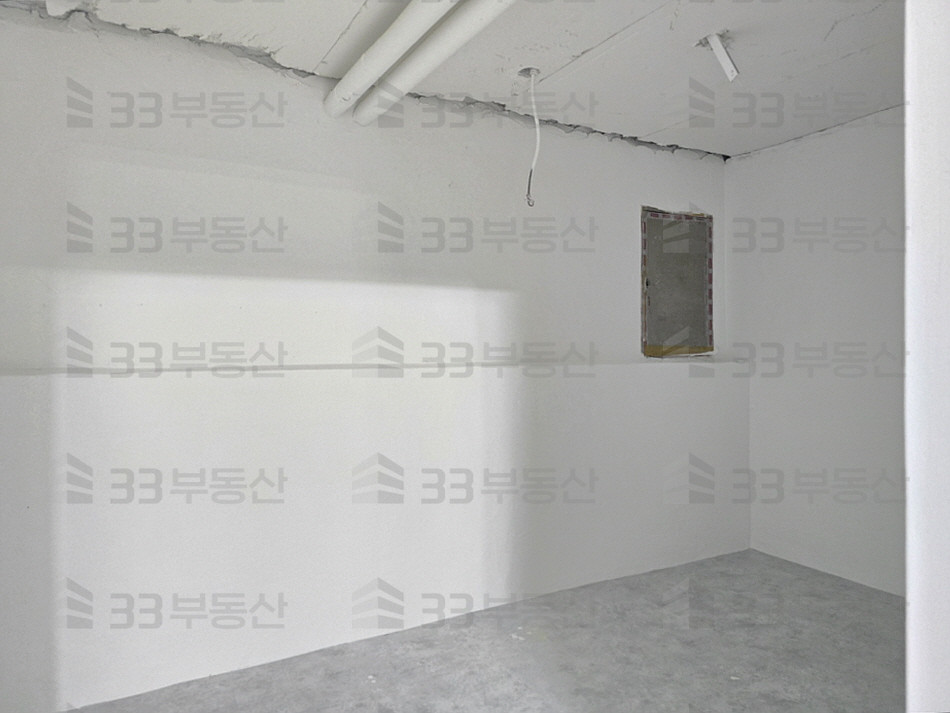 서울 강남구 논현동 논현역 도보 1분거리, 화이트톤 중소형사무실 ! 월세 매물번호 10135 사진 2