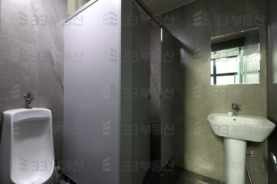 서울 강남구 역삼동 깔끔한 화이트톤 인테리어, 오픈천장 중소형사무실 ! 월세 매물번호 10131 사진 4
