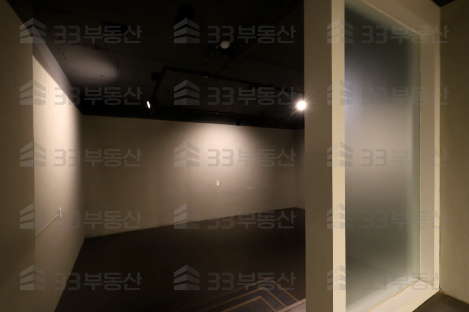 서울 강남구 역삼동 역삼역 도보 1분 ! 단독출입구, 無권리 상가 ! 월세 매물번호 10030 사진 5