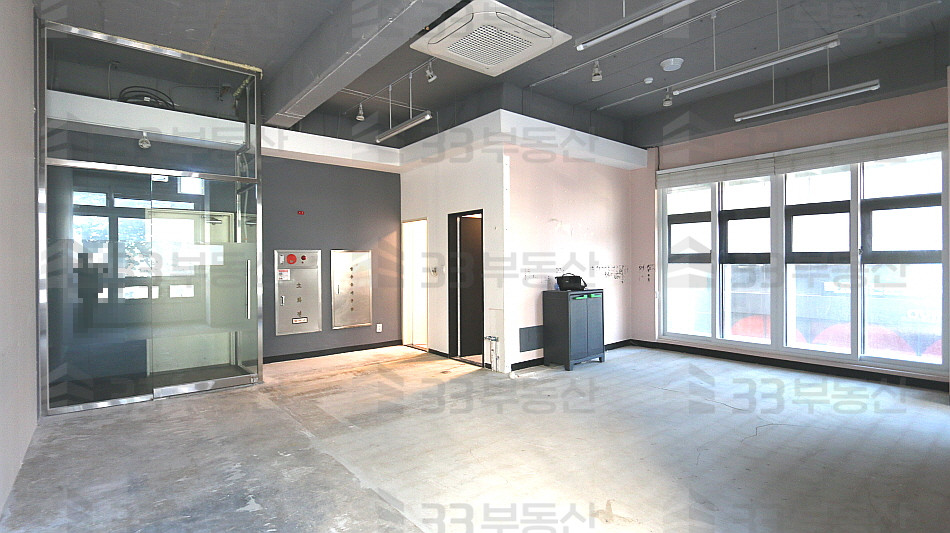 서울 강남구 청담동 대로변 고층빌딩, 노출천장, 시스템에어컨 완비 월세 매물번호 10253 사진 2