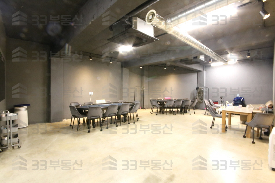 서울 서초구 잠원동 신사/논현 더블역세권, 높은층고, 공조시설까지 월세 매물번호 10041 사진 1