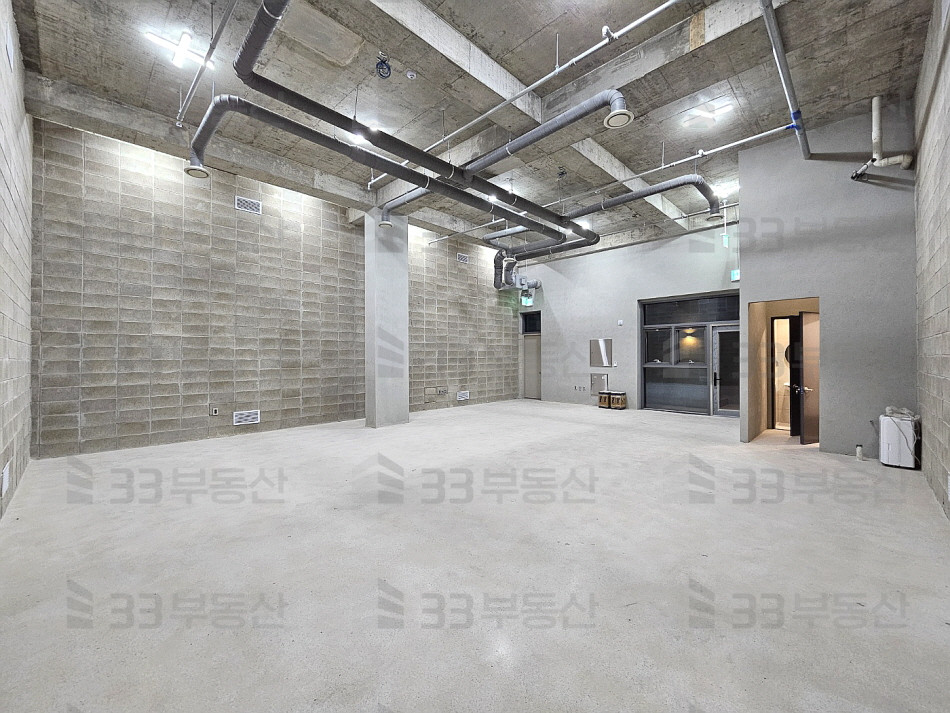 서울 강남구 논현동 신논현역 역세권, 높은층고, 지하까지 엘베O 월세 매물번호 10145 사진 1