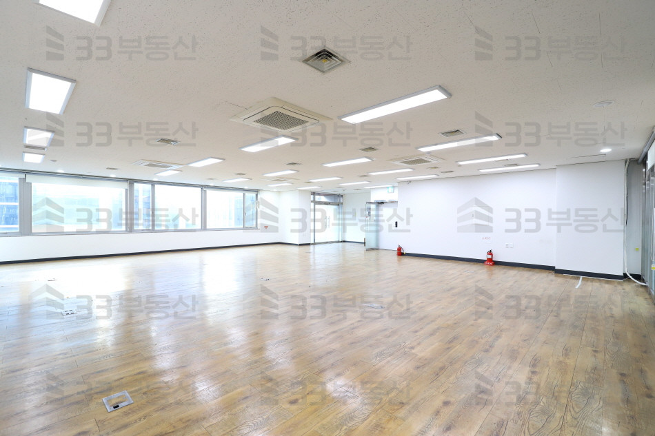 서울 강남구 역삼동 언주역대로변 가성비최상에 주차 연층가능한 사무실 월세 매물번호 10199 사진 1