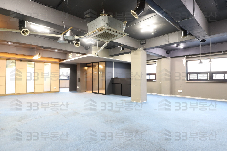 서울 강남구 역삼동 가성비 노출천장 깔끔한 인테리어 사무실 월세 매물번호 10249 사진 1