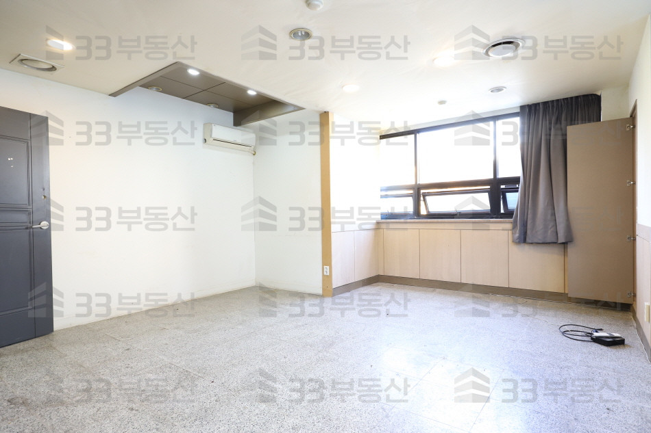 서울 강남구 역삼동 가성비 노출천장 깔끔한 인테리어 사무실 월세 매물번호 10249 사진 2