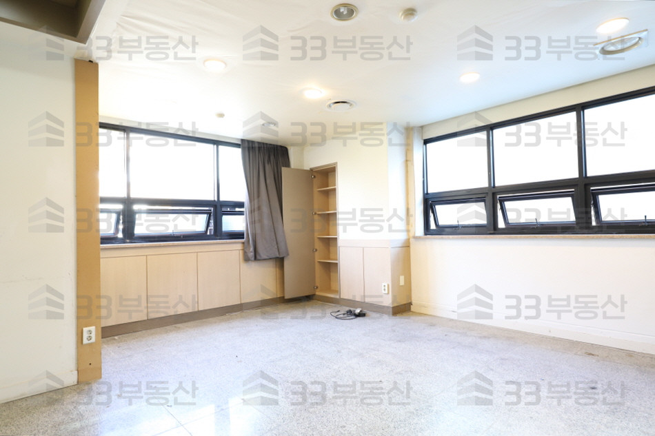 서울 강남구 역삼동 가성비 노출천장 깔끔한 인테리어 사무실 월세 매물번호 10249 사진 4