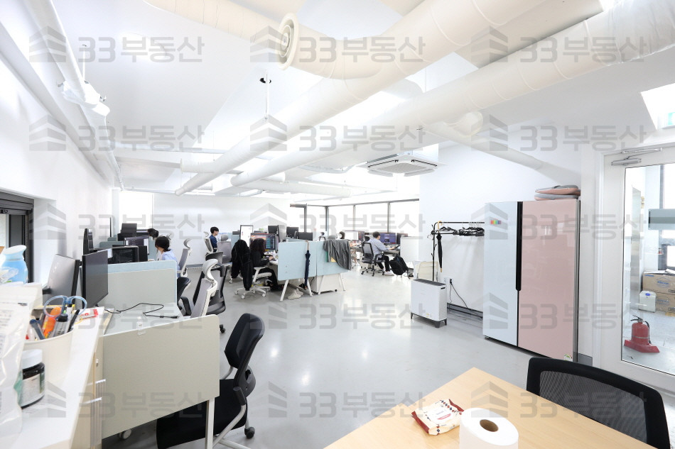 서울 강남구 논현동 논현역 역세권, 21년 신축급 통사옥 월세 매물번호 10084 사진 2