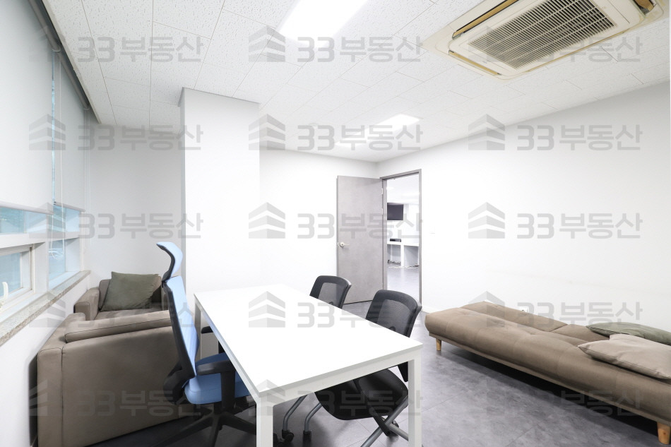 서울 강남구 역삼동 역삼 초역세권,사무집기 셋팅된 인테리어 잘 된 사무실 월세 매물번호 10130 사진 4