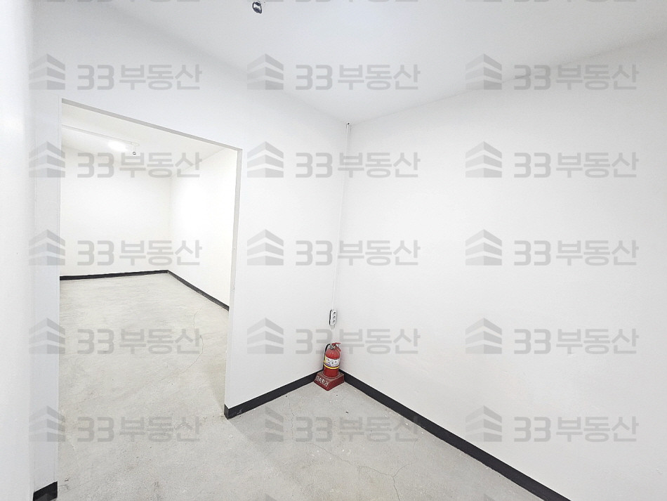서울 강남구 대치동 층고높은 지하1층 사무실 월세 매물번호 10114 사진 4