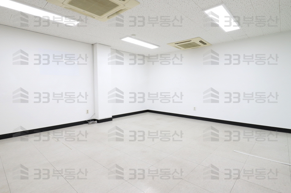 서울 강남구 삼성동 깔끔하게 인테리어된 소형사무실 월세 매물번호 10161 사진 3