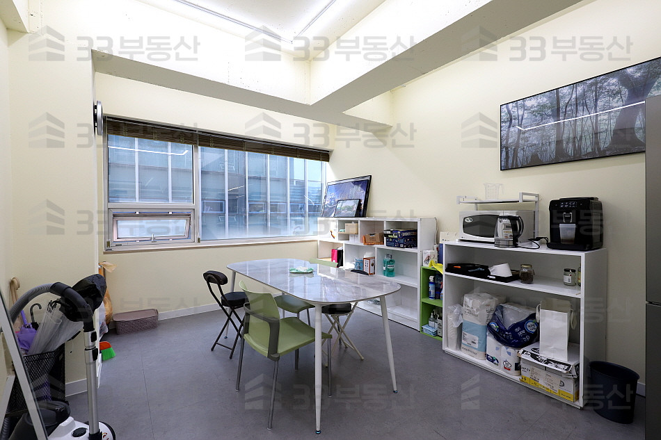 서울 강남구 역삼동 역삼역인근 3룸 깔끔한 중소형사무실 ! 월세 매물번호 10284 사진 1