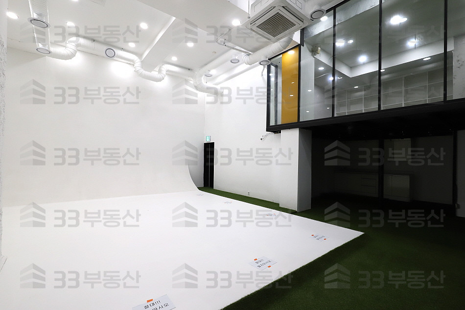 서울 강남구 신사동 스튜디오사무실 무권리 즉시입주가능 층고高 월세 매물번호 10297 사진 1