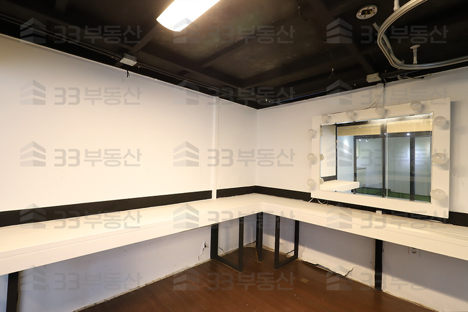 서울 강남구 신사동 스튜디오사무실 무권리 즉시입주가능 층고高 월세 매물번호 10297 사진 6
