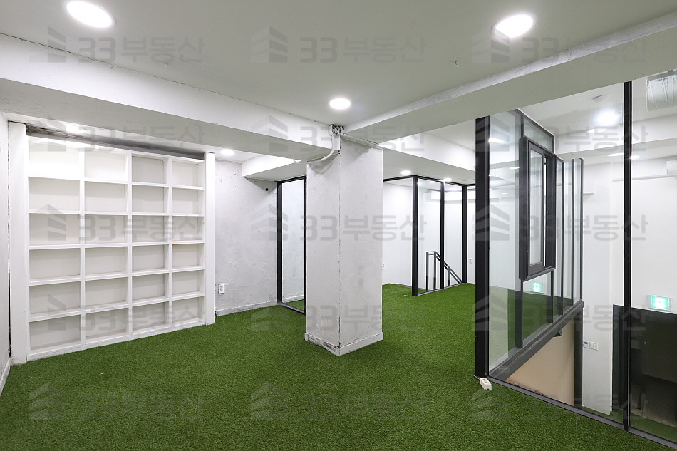 서울 강남구 신사동 스튜디오사무실 무권리 즉시입주가능 층고高 월세 매물번호 10297 사진 12