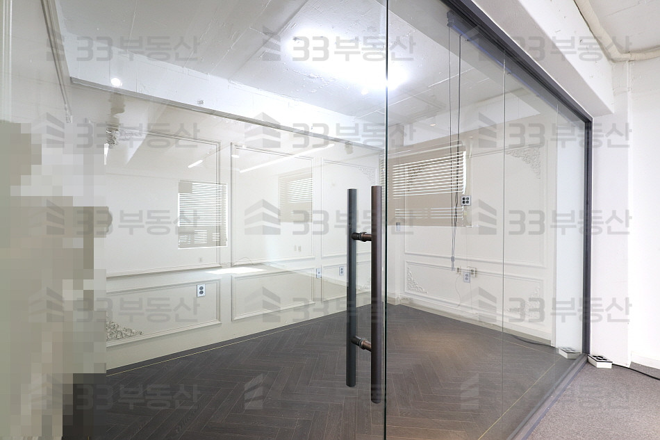 서울 강남구 신사동 주은빌딩동 압구정역 화이트인테리어소형사무실 룸1업무홀1 월세 매물번호 10298 사진 2