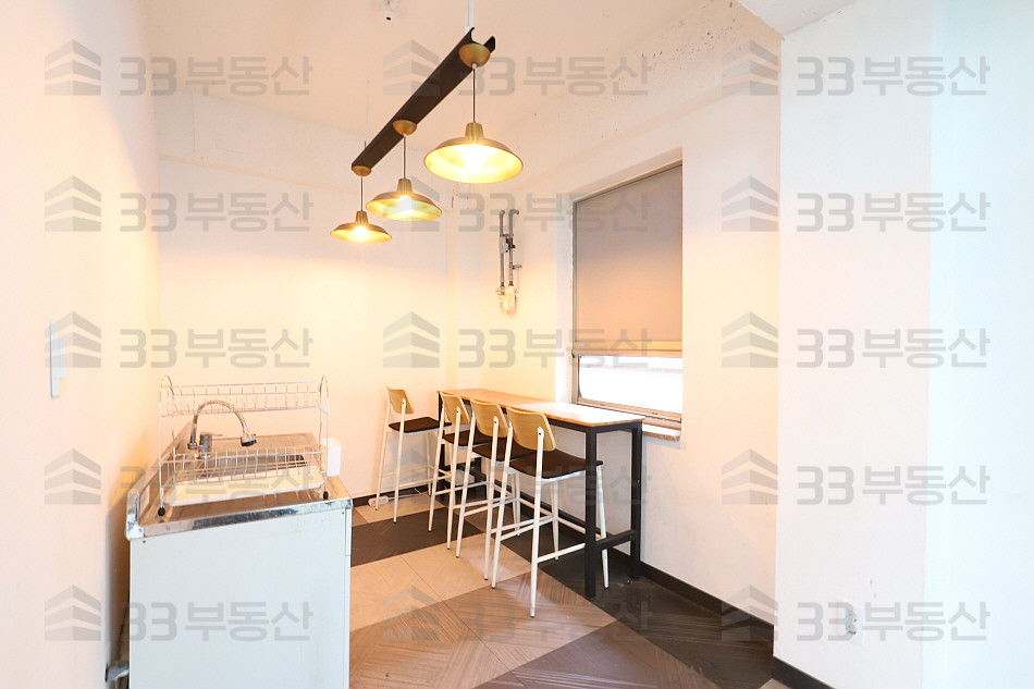 서울 강남구 신사동 3룸 탕비실有 자주식주차可 인테리어完 천장형에어컨5대 ! 월세 매물번호 10317 사진 2