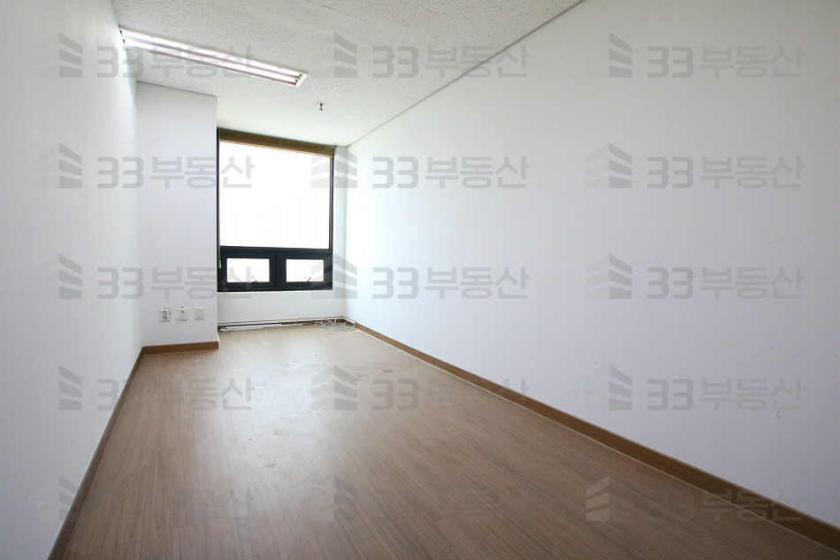 서울 강남구 청담동 1동 도산대로변 사무실, 룸2개, 내부화장실 겸비 월세 매물번호 10320 사진 2