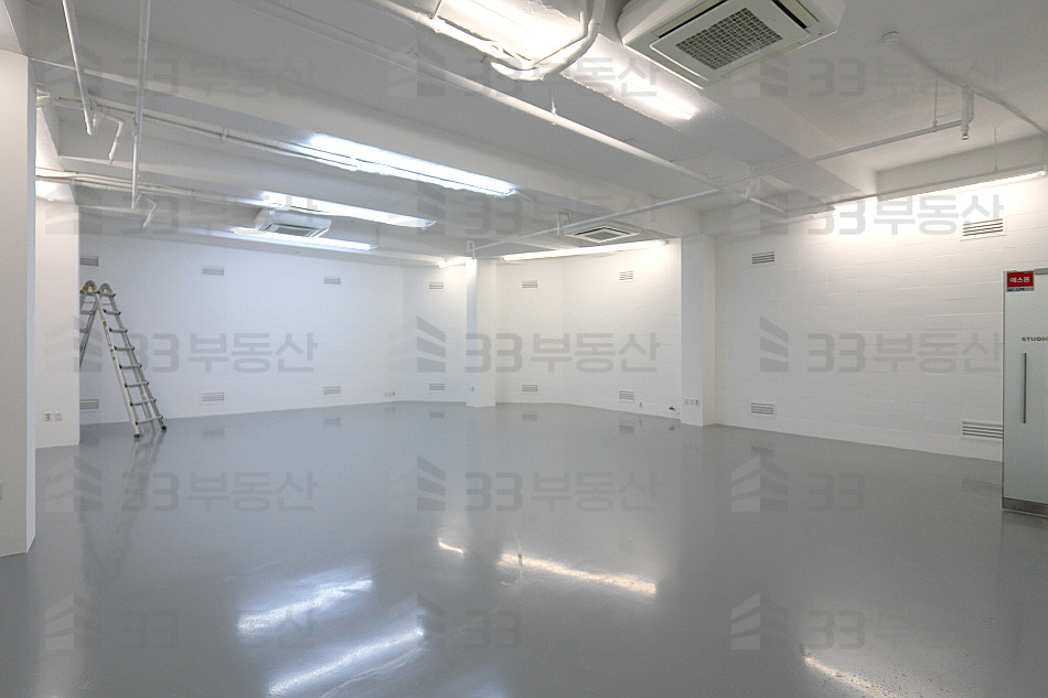 서울 강남구 신사동 주건축물제1동 압구정역도보2분, 리모델링한 층고높은 스튜디오겸용 사무실 월세 매물번호 10328 사진 5