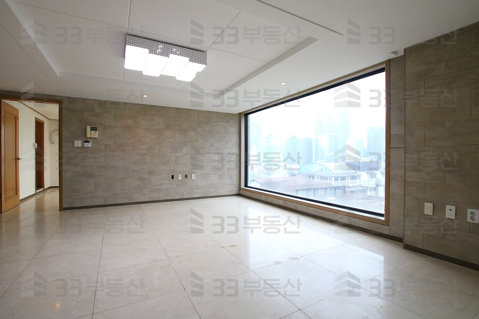 서울 강남구 역삼동 신논현역 도보 10분, 넓은 거실, 막힘없는 뷰, 즉시 입주 전세 매물번호 10337 사진 2
