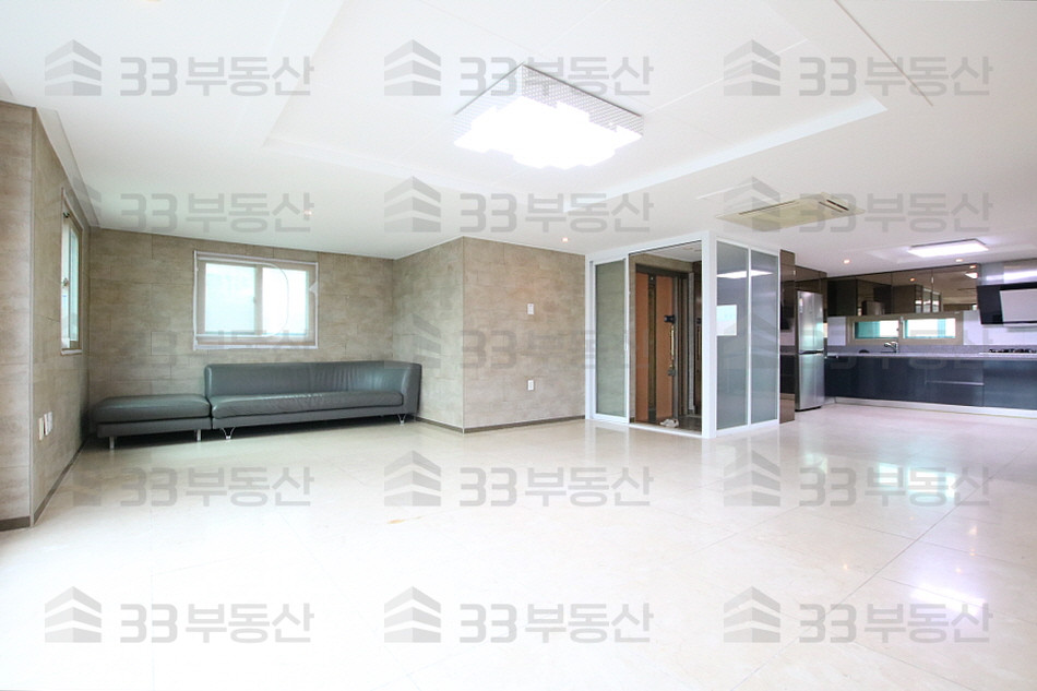 서울 강남구 역삼동 신논현역 도보 10분, 넓은 거실, 막힘없는 뷰, 즉시 입주 전세 매물번호 10337 사진 3
