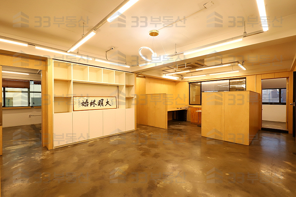 서울 강남구 논현동 2룸 회의실 업무홀 탕비실有 엘베有 주차가능 ! 월세 매물번호 10340 사진 1