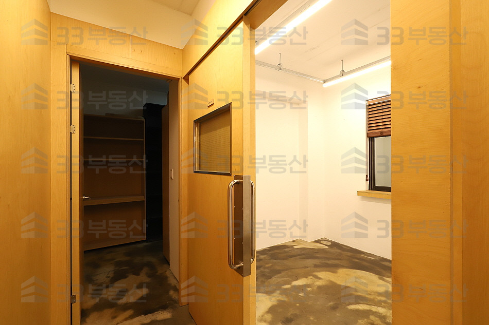 서울 강남구 논현동 2룸 회의실 업무홀 탕비실有 엘베有 주차가능 ! 월세 매물번호 10340 사진 4