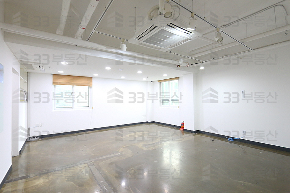 서울 강남구 논현동 논현역세권 대로변에 있는 컨디션 좋은 사무실 월세 매물번호 10308 사진 4