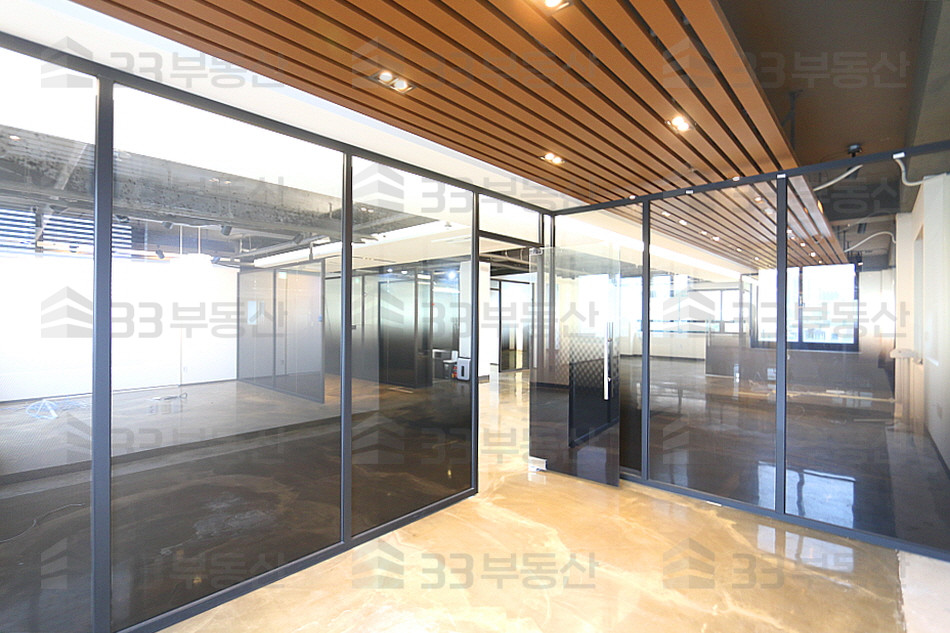 서울 강남구 논현동 논현역세권 대로변에 있는 컨디션 좋은 사무실 월세 매물번호 10308 사진 6