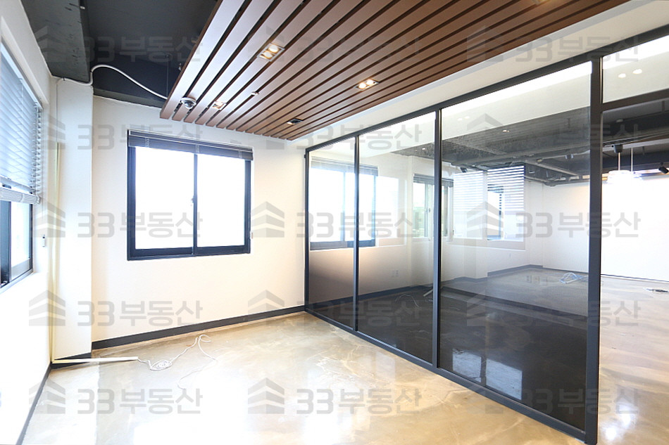 서울 강남구 논현동 논현역세권 대로변에 있는 컨디션 좋은 사무실 월세 매물번호 10308 사진 7