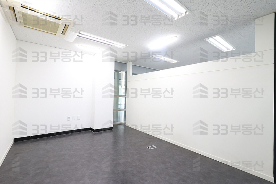 서울 서초구 반포동 논현역바로앞 대로변 중소형사무실 3룸 탕비실有 ! 월세 매물번호 10358 사진 5