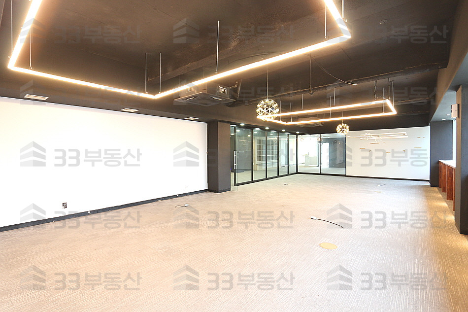 서울 강남구 역삼동 역삼역도보10초 ,대로변 컨디션좋은 대형사무실 월세 매물번호 10369 사진 6