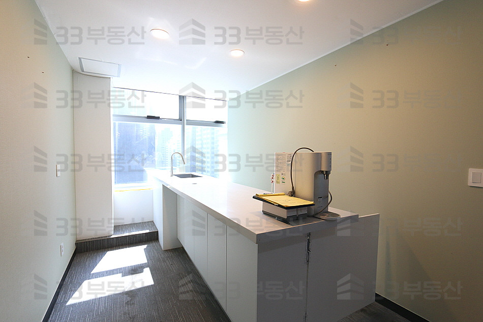 서울 강남구 역삼동 역삼역도보10초 ,대로변 컨디션좋은 대형사무실 월세 매물번호 10369 사진 9