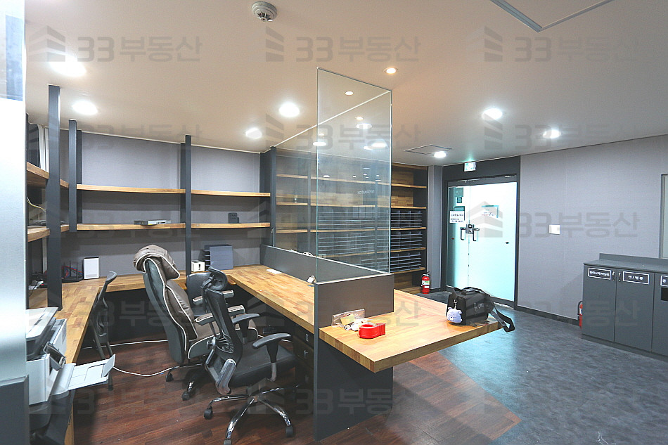 서울 강남구 역삼동 뱅뱅사거리위치, 다수의룸, 조용하고 넓은사무실 월세 매물번호 10374 사진 2