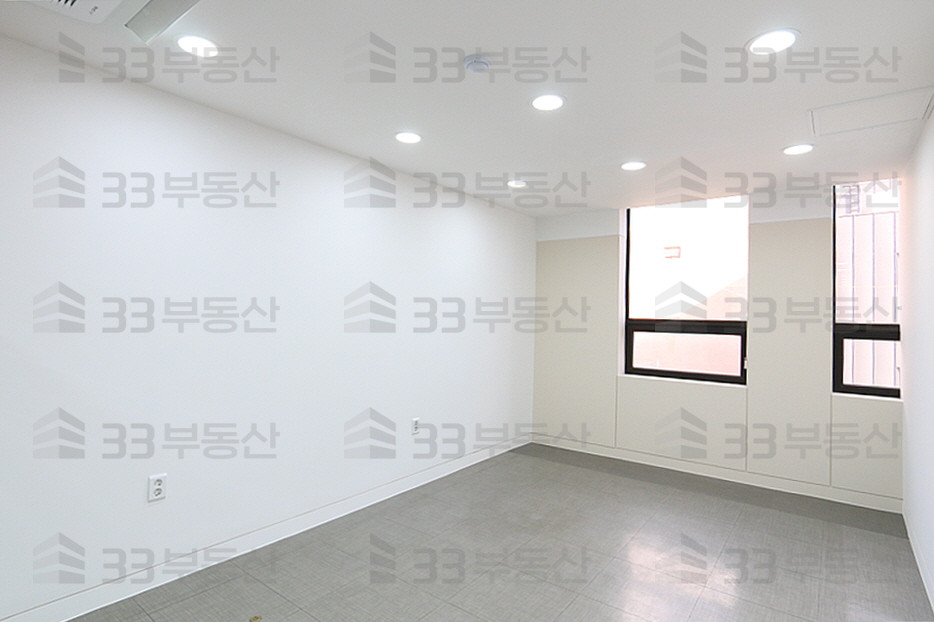 서울 강남구 역삼동 역삼역초역세권 , 대로변에 컨디션 좋은 대형사무실 월세 매물번호 10378 사진 4
