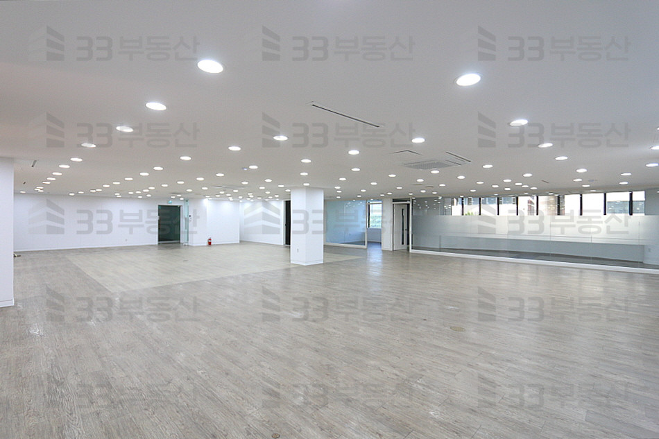 서울 강남구 역삼동 역삼역초역세권 , 대로변에 컨디션 좋은 대형사무실 월세 매물번호 10378 사진 5