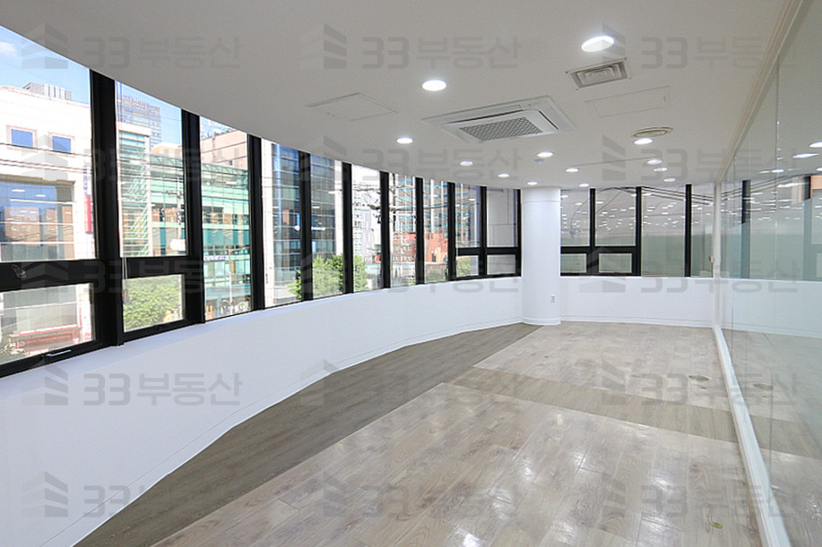 서울 강남구 역삼동 역삼역초역세권 , 대로변에 컨디션 좋은 대형사무실 월세 매물번호 10378 사진 7