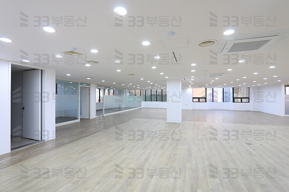 서울 강남구 역삼동 역삼역초역세권 , 대로변에 컨디션 좋은 대형사무실 월세 매물번호 10378 사진 10