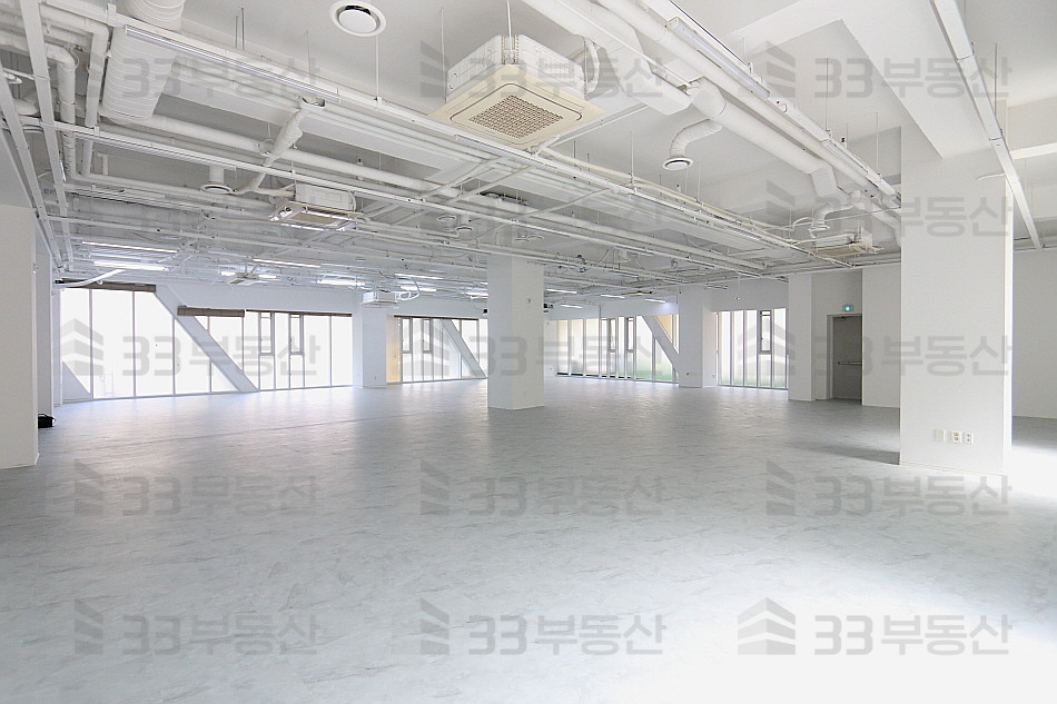 서울 강남구 역삼동 역삼대로변,유니크한건물외관,깨끗한내관,층고높음 월세 매물번호 10391 사진 4