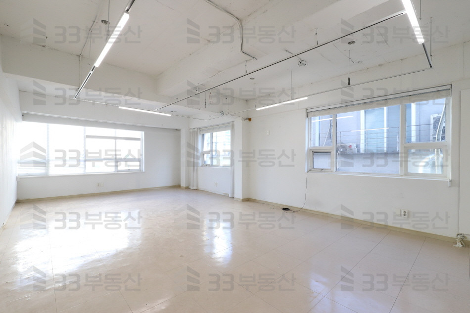 서울 송파구 방이동 방이동 노출천장 화이트톤 사무실 월세 매물번호 10088 사진 1