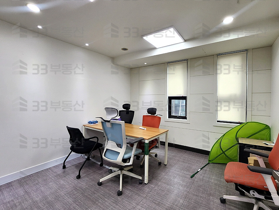 서울 강남구 논현동 언주역1분 대로변사무실 주차2대 홀大 룸5 ! 월세 매물번호 10412 사진 2