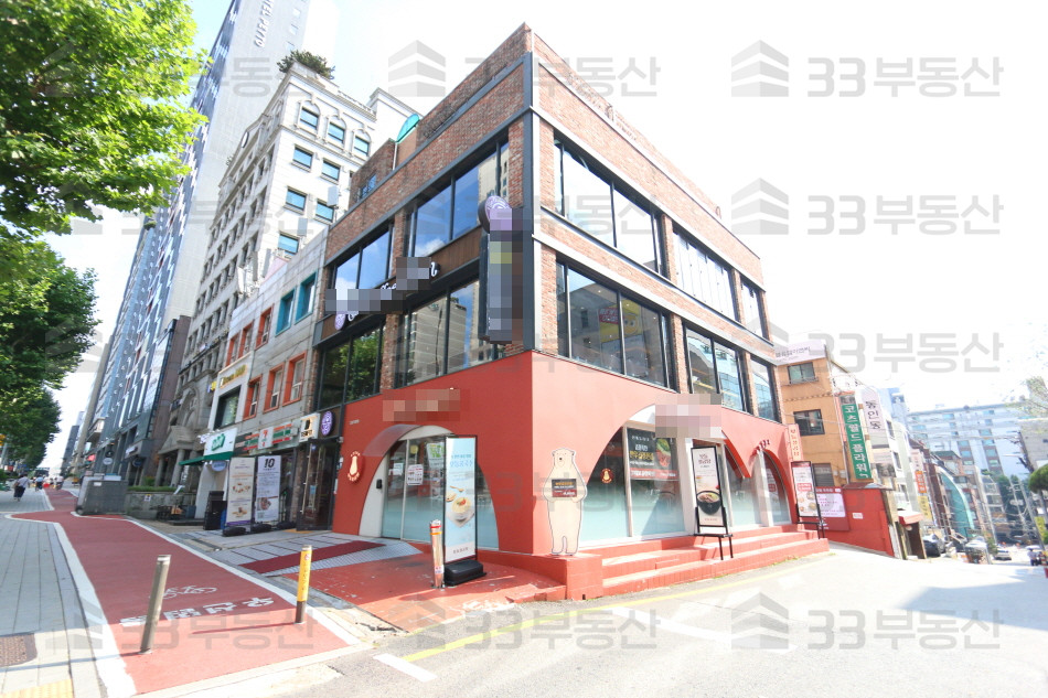 서울 서초구 서초동 강남대로 최고입지 ,지상같은 채광의 인테리어굿 헬스장 월세 매물번호 10464 사진 11
