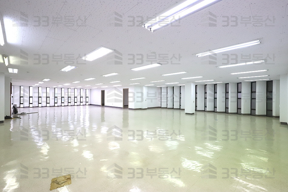 서울 강남구 논현동 더블역세권 자주식주차O 룸1홀大 가성비굿 대형사무실! 월세 매물번호 10491 사진 1