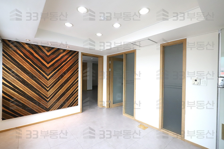 서울 강남구 논현동 7호선 더블역세권 룸2 베란다2 주차O 중소형사무실 ! 월세 매물번호 10498 사진 1