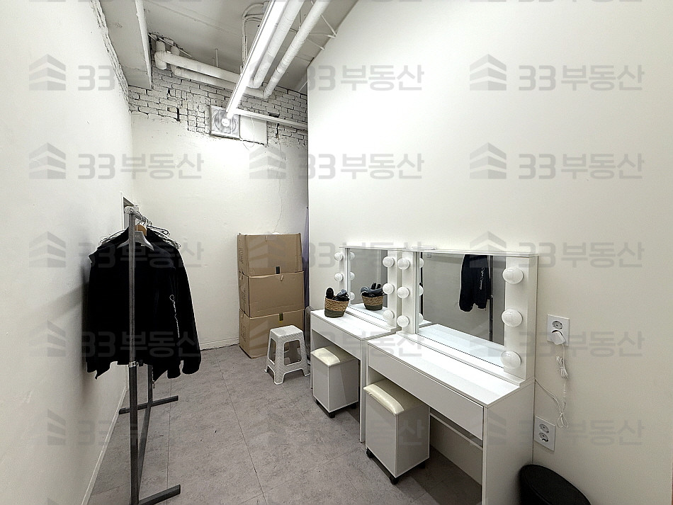 서울 강남구 대치동 스튜디오사무실 단독측사용O 인테리어A 룸4 홀大 자주식주차O ! 월세 매물번호 10513 사진 5