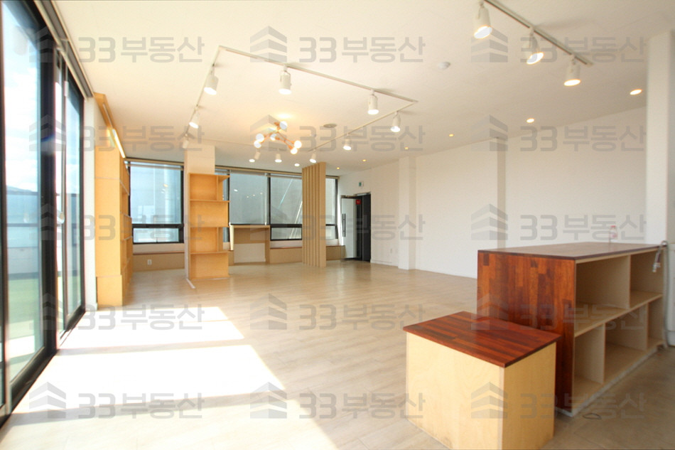 서울 서초구 양재동 코스트코 이면 대로변 코너 건물, 단독 테라스 월세 매물번호 10527 사진 4