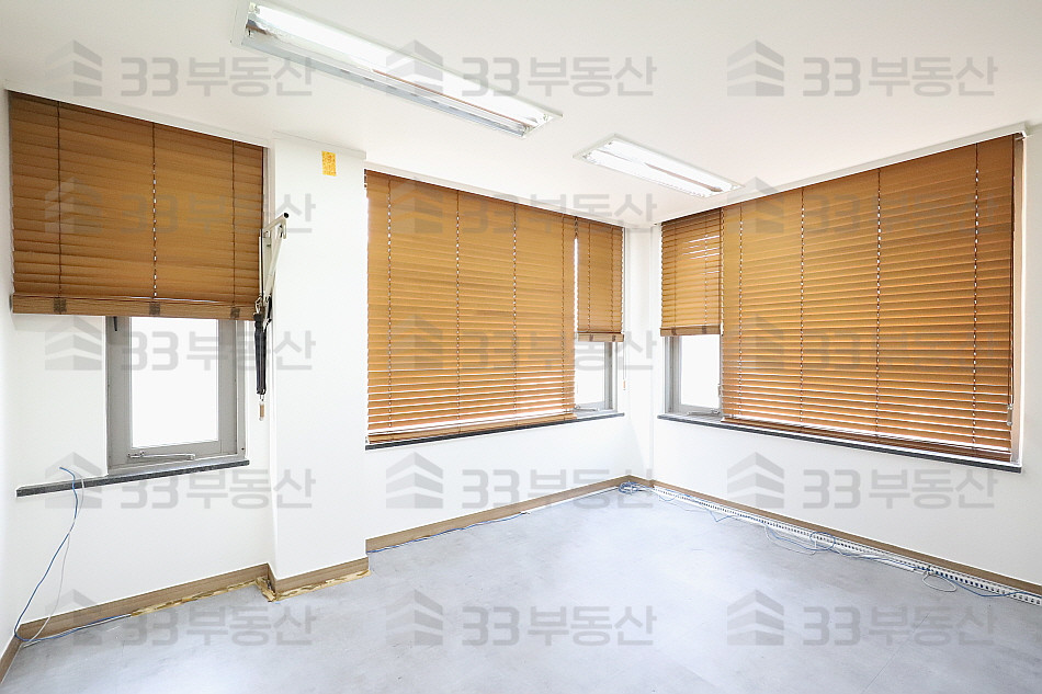 서울 강남구 신사동 제인빌딩동 인테리어A 무권리 엘베O 자주식주차O ! 월세 매물번호 10530 사진 7
